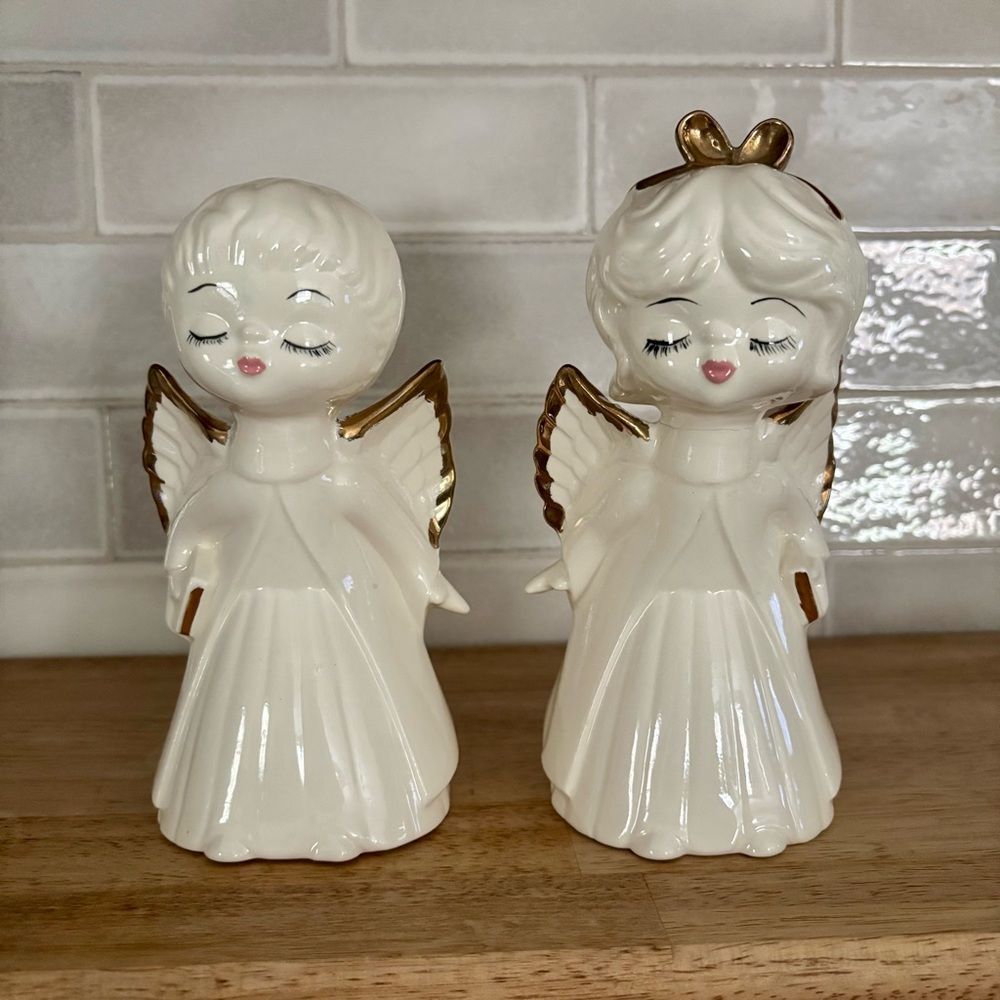 Vintage Ceramic Angel Figurine Pair in Cream with Gold Accents